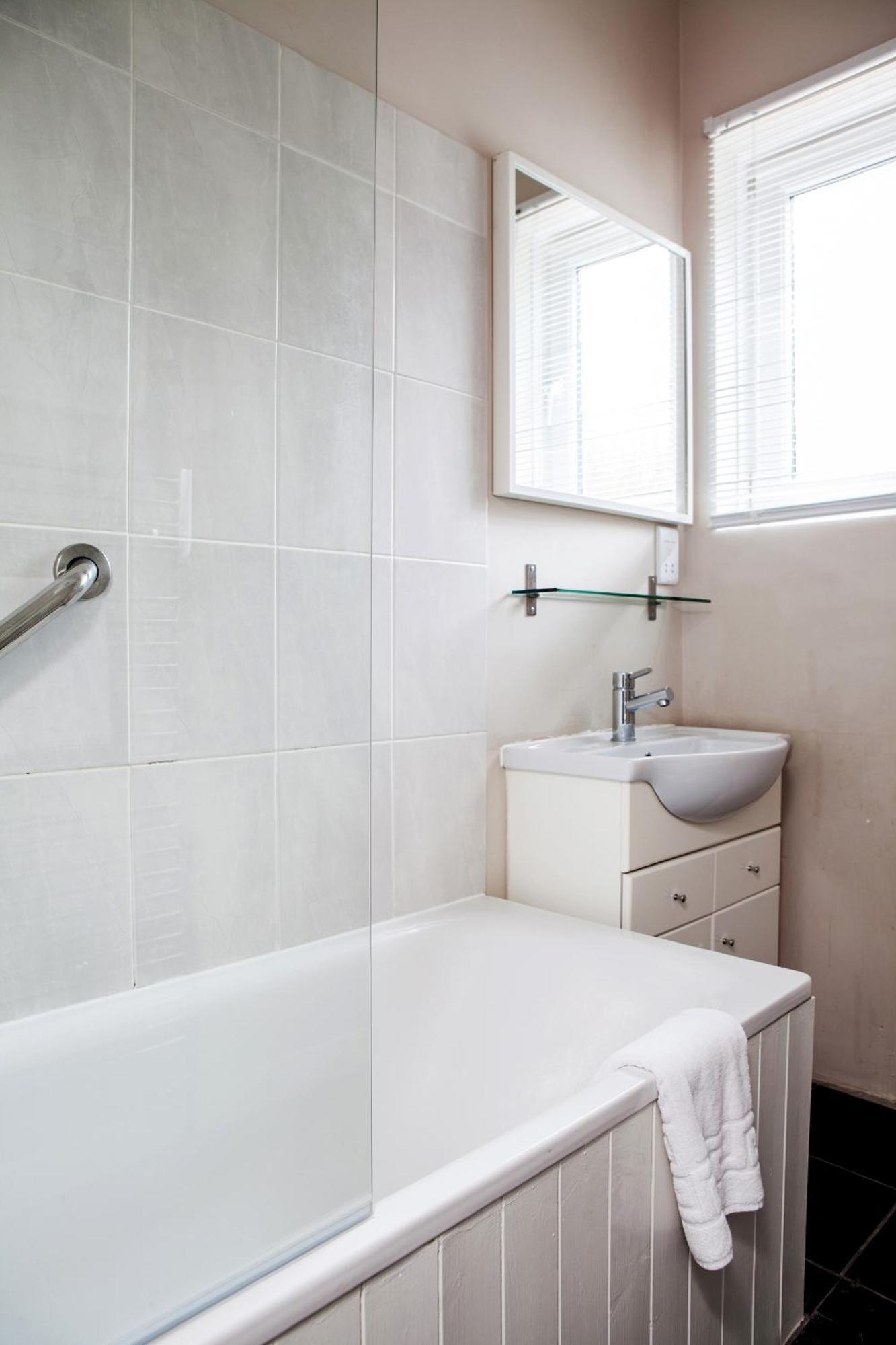 Madison Hill - Bedford Hill 1 - One Bedroom Flat London Exteriör bild